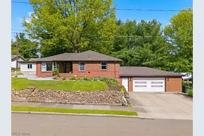 330 Tuscarawas Street NE, Navarre, OH 44662 - Photo 1