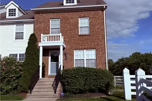 952 Hartford Village Blvd, Columbus, OH 43228 - Photo 1