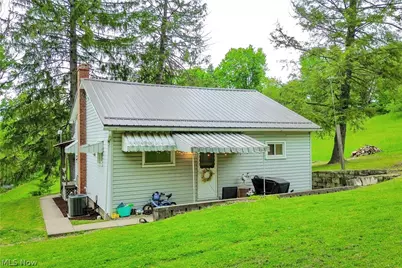 136 E Wheeling Street, Cadiz, OH 43907 - Photo 1