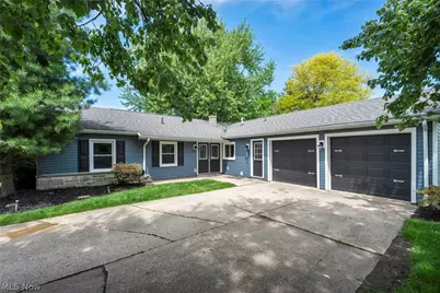 150 Greenbriar Drive, Aurora, OH 44202 - Photo 1