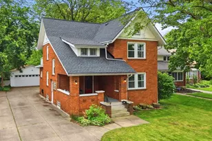 608 Chestnut Blvd, Cuyahoga Falls, OH 44221 - Photo 1