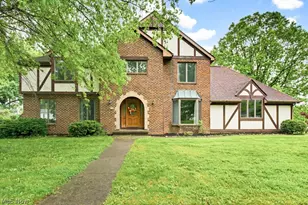951 S Azalea Blvd, Barberton, OH 44203 - Photo 1