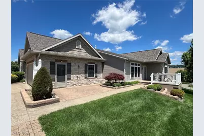203 Heritage Crossing SE, Sugarcreek, OH 44681 - Photo 1