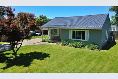 1049 S Luck Avenue, Zanesville, OH 43701 - Photo 1