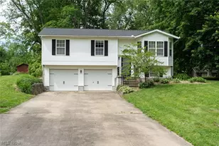1211 Kingston Rd, Uniontown, OH 44685 - Photo 1