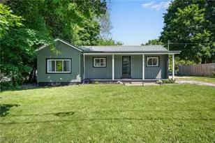 815 E Cassell Ave, Barberton, OH 44203 - Photo 1