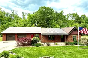 912 Hadley Ln, Marietta, OH 45750 - Photo 1
