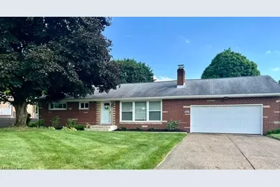 811 Sandy Avenue NE, Massillon, OH 44646 - Photo 1