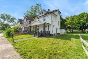 2235 Winfield Way NE, Canton, OH 44705 - Photo 1