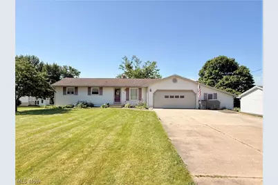 5236 Oakcliff Street SW, Canton, OH 44706 - Photo 1