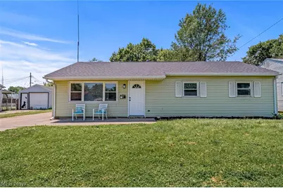2221 Maxine Avenue NE, Canton, OH 44705 - Photo 1