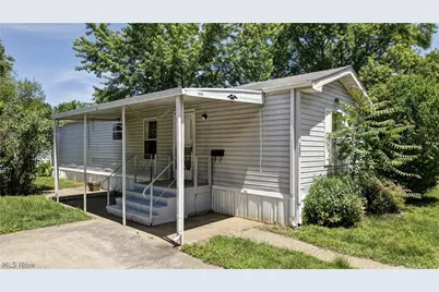 122 Pompano Lane SE, New Philadelphia, OH 44663 - Photo 1