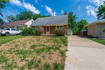 1703 41st Street NW, Canton, OH 44709 - Photo 1