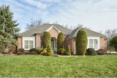 6318 Oak Point Estates, Lorain, OH 44053 - Photo 1