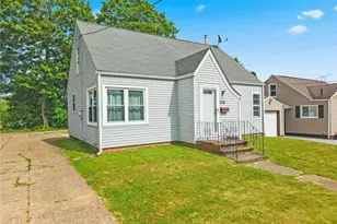 1612 Cherry Ave NE, Canton, OH 44714 - Photo 1