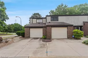 931 Trimble Dr, Akron, OH 44307 - Photo 1