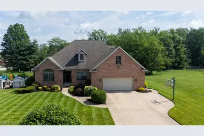 923 Mesa Verde Drive, Barberton, OH 44203 - Photo 1