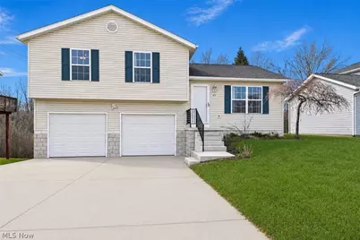 685 W Lake Street, Ravenna, OH 44266 - Photo 1