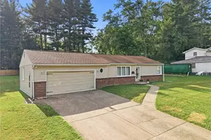 937 Pineview Ave SE, North Canton, OH 44720 - Photo 1