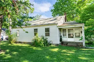 809 Easton St NE, Canton, OH 44721 - Photo 1