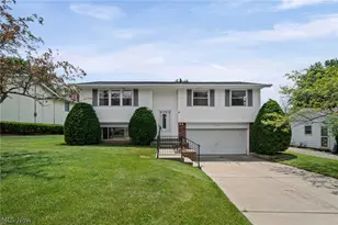 248 Washington Dr, Northfield, OH 44067 - Photo 1