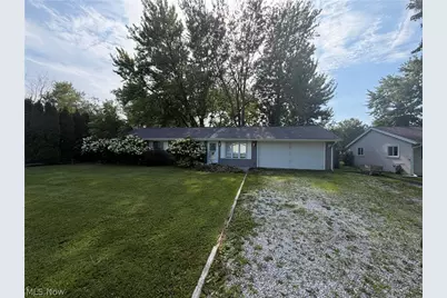 5976 Reynolds Road, Mentor on the Lake, OH 44060 - Photo 1