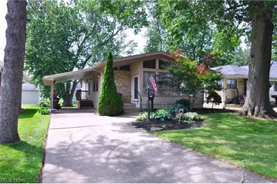 172 27th Street NW, Barberton, OH 44203 - Photo 1