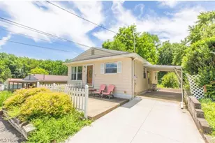 260 Horn St, Barberton, OH 44203 - Photo 1