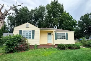 939 Blue Ave, Zanesville, OH 43701 - Photo 1