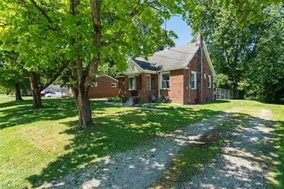 33 Parkway Boulevard, Alliance, OH 44601 - Photo 1