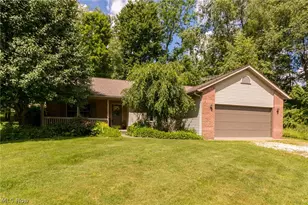 887 Manor Cir, Howard, OH 43028 - Photo 1