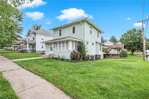 702 16th St, Cambridge, OH 43725 - Photo 1