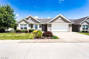 457 Harvest Ln, Green Hills, OH 44131 - Photo 1