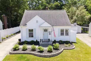 2268 Parkview Dr, Cuyahoga Falls, OH 44223 - Photo 1