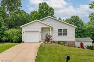 2919 Cliftmont Ave NE, Canton, OH 44705 - Photo 1