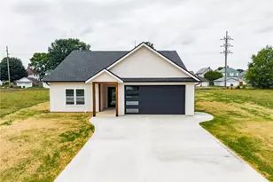589 S 12th St, Coshocton, OH 43812 - Photo 1