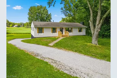 2195 Yorktown Street NW, Uniontown, OH 44685 - Photo 1