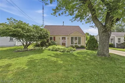 1108 Hawthorne Avenue SW, Canton, OH 44710 - Photo 1