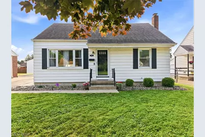 95 Westview Avenue, Hubbard, OH 44425 - Photo 1