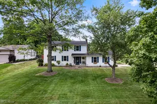 518 Treeside Dr, Stow, OH 44224 - Photo 1
