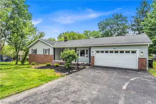 7170 Kingsview Rd, Sagamore Hills, OH 44067 - Photo 1