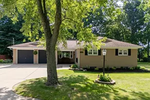 3400 NE Beverly Ave, Canton, OH 44714 - Photo 1
