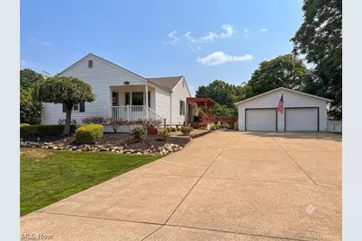 783 E Cassell Avenue, Barberton, OH 44203 - Photo 1