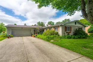 3120 Bambi St NW, Canton, OH 44709 - Photo 1