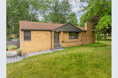 804 Overridge Avenue SE, North Canton, OH 44720 - Photo 1