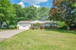 2951 Stanley Rd, Fairlawn, OH 44333 - Photo 1