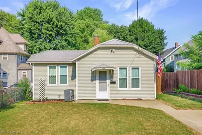 909 Brown Avenue NW, Canton, OH 44703 - Photo 1
