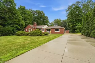 523 Rotunda Ave, Akron, OH 44333 - Photo 1