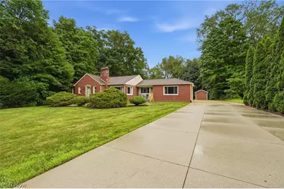 523 Rotunda Avenue, Akron, OH 44333 - Photo 1
