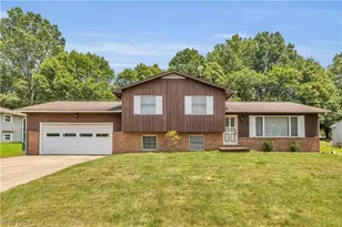 388 Cheryl Dr, Tallmadge, OH 44278 - Photo 1